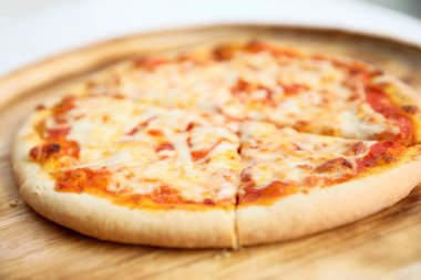 kahve dükkanı arka planda ahşap yemek pizza margarita