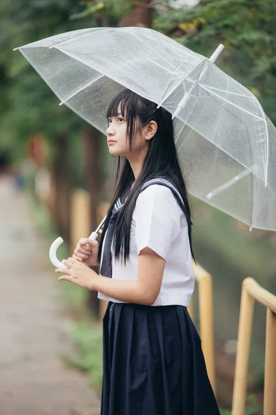Séta Sétány Jellegű Esernyő Eső Ázsiai Iskolás Lány Portréja — Stock Fotó