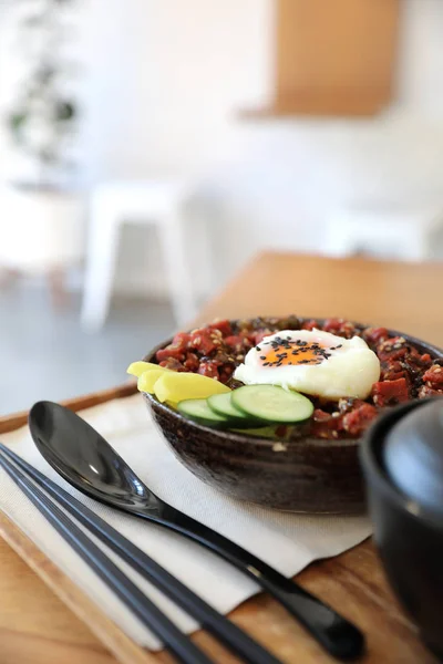 Steak Thunfisch Auf Reis Mit Japanisch Auf Holztisch — Stockfoto