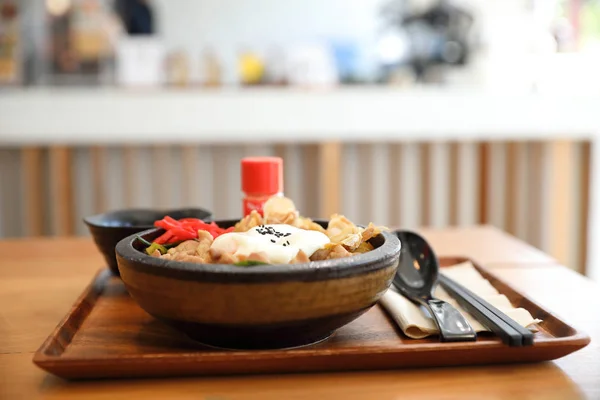 Japansk Mat Gyudon Japanska Nötkött Ris Skål Toppad Med Ägg — Stockfoto