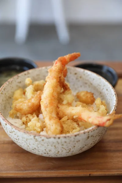 Tempura Donburi Tempura Gamberetti Fritti Riso Cibo Giapponese Tavola Legno — Foto Stock