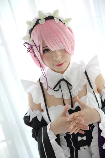 Japonya Anime Cosplay Kadın Beyaz Japon Hizmetçi Beyaz Sesi Odasında — Stok fotoğraf