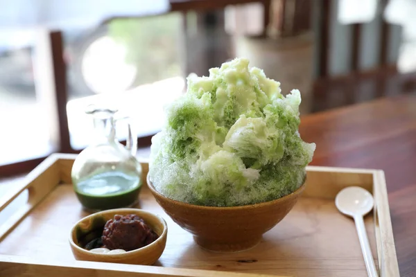 Läckra Japanska Söta Rakade Grönt Träbord Japanska Café — Stockfoto