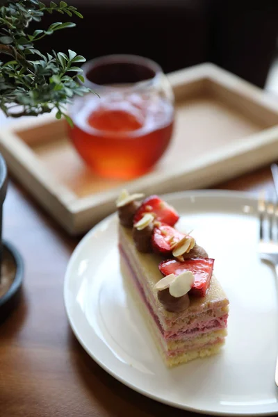 Dolce Dolce Dolce Dolce Dolce Con Noci Fragola Torta Tavola — Foto Stock