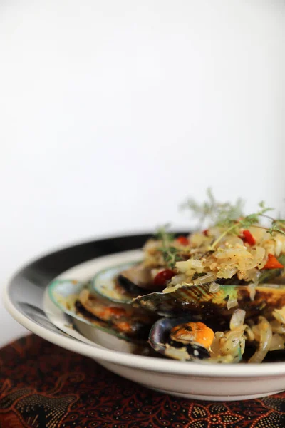 ムール貝の白ワインで前菜 イタリア料理 — ストック写真