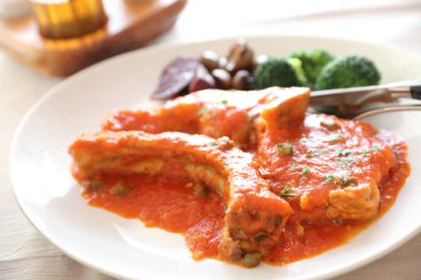 Domuz eti biftek domates sosu ve mantar, Italyan Mutfagi