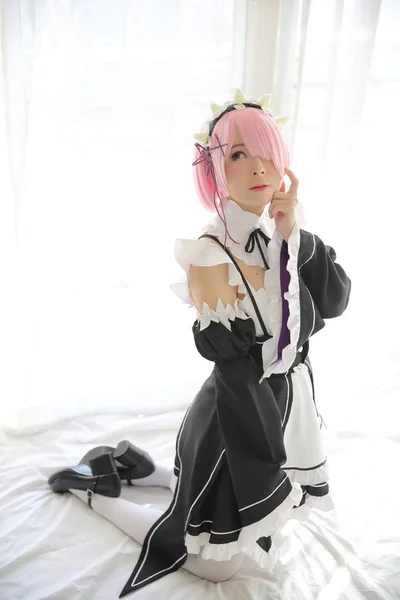 Japonya Anime Cosplay Kadın Beyaz Japon Hizmetçi Beyaz Sesi Odasında — Stok fotoğraf