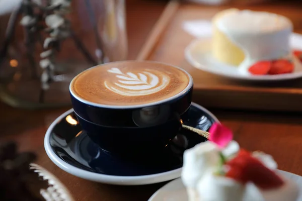 Cappuccino coffee break on wood background — Stock Photo, Image