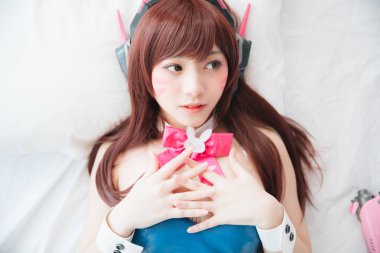 Japonya anime cosplay , beyaz oda bac kız cosplay portresi