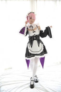 Japonya anime cosplay kadın Portresi , w beyaz Japon hizmetçi