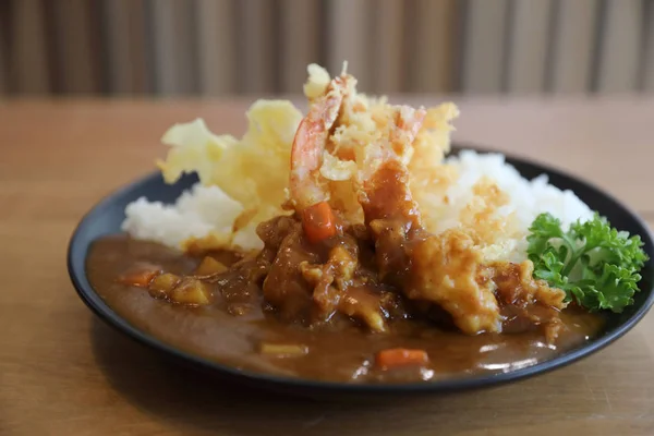 Arroz de caril japonês com camarão frito tempura Comida japonesa — Fotografia de Stock