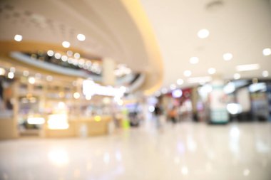 Yeni normal sosyal uzaklıktaki bulanık arkaplan içindeki süper market