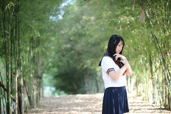 Ritratto Bella Asiatica Giapponese Alta Scuola Ragazza Uniforme Guardando Con — Foto Stock