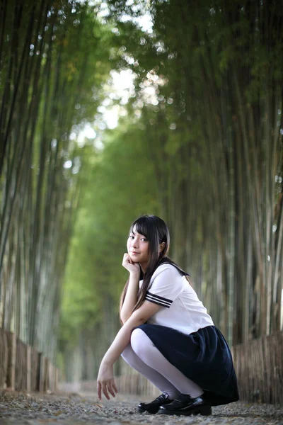 Ritratto Bella Asiatica Giapponese Alta Scuola Ragazza Uniforme Guardando Con — Foto Stock