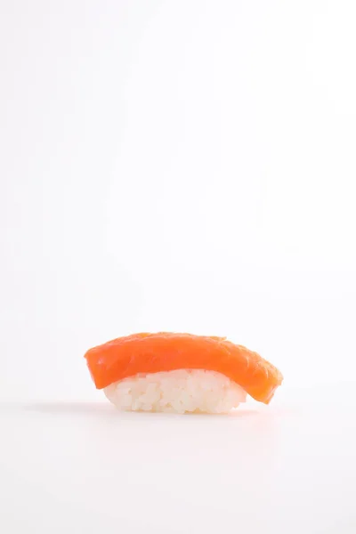 Salmón Sushi Comida Japonesa Aislada Fondo Blanco — Foto de Stock