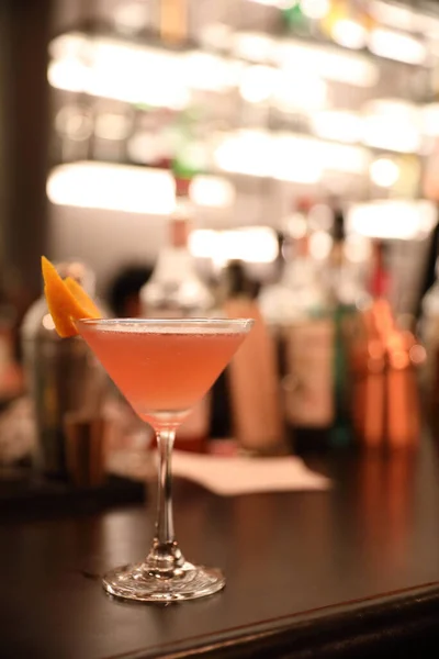 Cocktails Dans Des Verres Sur Comptoir Bar Chiot Restaurant — Photo