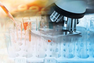 Mikroskopla laboratuvar cam bilim laboratuvar araştırma, bilim için sağlık kavramı