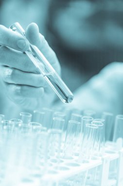 Laboratuvar bilim araştırma cam tüp birkaç test tüpleri. Bilimsel deneyde bir bilim araştırma laboratuvarı.