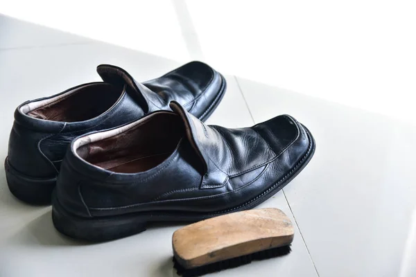 Clean shoes