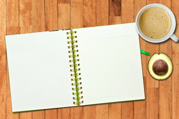 Livre blanc et tasse à café — Photo