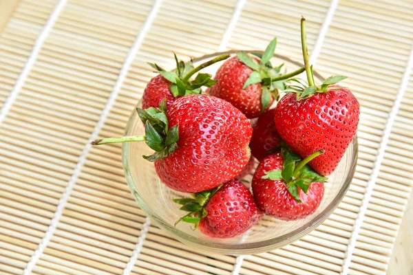 Frische Erdbeeren — Stockfoto