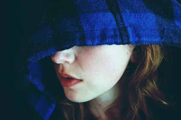 Close Portrait Young Woman Wearing Blue Hood Posing Dark Background — Stock Photo, Image