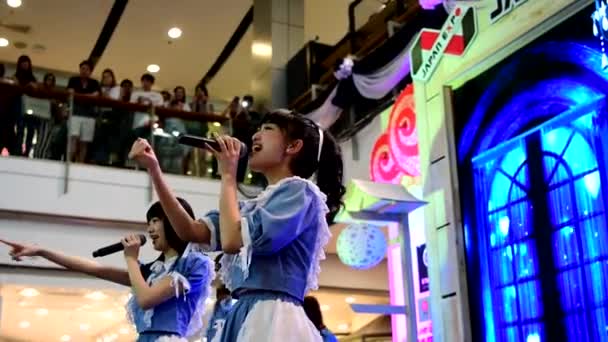 バンコク 2017 中央単語 バンコク タイで日本博覧会タイの 2017 Akishibu プロジェクト 日本歌手のコンサート中にライブ — ストック動画