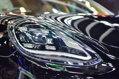 Nonthaburi - 28 Kasım: Porsche Panamera 4s Executive araba ekranda 35 Tayland Uluslararası Motor Expo üzerinde 28 Kasım 2018 Nonthaburi, Tayland.
