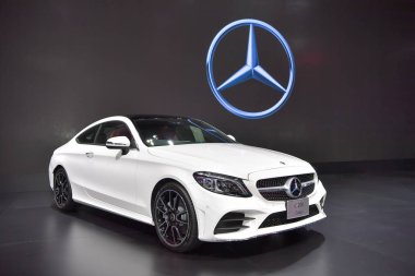 Nonthaburi - 28 Kasım: Mercedes-Benz C 200 Coupe araba ekranda 35 Tayland Uluslararası Motor Expo üzerinde 28 Kasım 2018 Nonthaburi, Tayland.