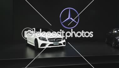 Nonthaburi - 28 Kasım: Mercedes-Benz C 200 Coupe araba ekranda 35 Tayland Uluslararası Motor Expo üzerinde 28 Kasım 2018 Nonthaburi, Tayland.