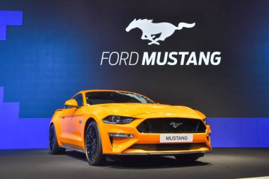 Nonthaburi - 28 Kasım: Ford Mustang araba ekranda 35 Tayland Uluslararası Motor Expo üzerinde 28 Kasım 2018 Nonthaburi, Tayland.