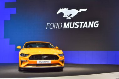 Nonthaburi - 28 Kasım: Ford Mustang araba ekranda 35 Tayland Uluslararası Motor Expo üzerinde 28 Kasım 2018 Nonthaburi, Tayland.