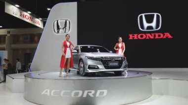 Nonthaburi - 28 Kasım: Honda Accord hibrid araba ekranda 35 Tayland Uluslararası Motor Expo üzerinde 28 Kasım 2018 Nonthaburi, Tayland.