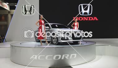 Nonthaburi - 28 Kasım: Honda Accord hibrid araba ekranda 35 Tayland Uluslararası Motor Expo üzerinde 28 Kasım 2018 Nonthaburi, Tayland.