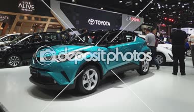 Nonthaburi - 28 Kasım: Toyota C-Hr araba ekranda 35 Tayland Uluslararası Motor Expo üzerinde 28 Kasım 2018 Nonthaburi, Tayland.