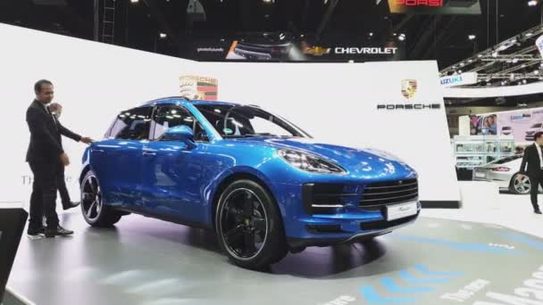 Nonthaburi Kasım Porsche Macan Coupe Ekranda Tayland Uluslararası Motor Expo — Stok video