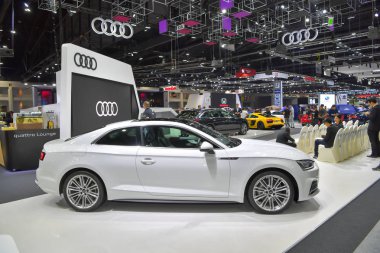 Nonthaburi - 28 Kasım: Audi A5 Coupe araba ekranda 35 Tayland Uluslararası Motor Expo üzerinde 28 Kasım 2018 Nonthaburi, Tayland.