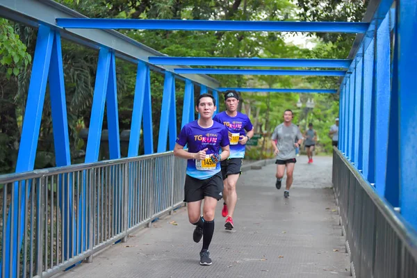 2月9日 在泰国曼谷 为儿童和青年举办的慈善活动 Run 顺滑的丝绸 2019 身份不明的迷你马拉松运动员 — 图库照片