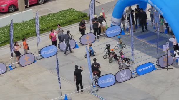 Bangkok Marca Niezidentyfikowane Małe Zawodników Równowagi Rower 1Th Rower Turnpro — Wideo stockowe