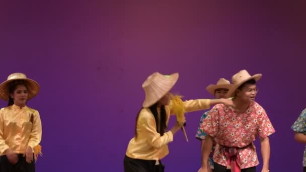 Лопбури Февраля Неизвестные Тайские Танцоры Собирают Рисовые Песни Песни Пения — стоковое видео