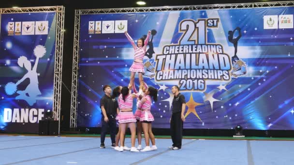 Bangkok Dezembro Grupo Líderes Torcida Durante 21Th Cheerleading Tailândia Championships — Vídeo de Stock