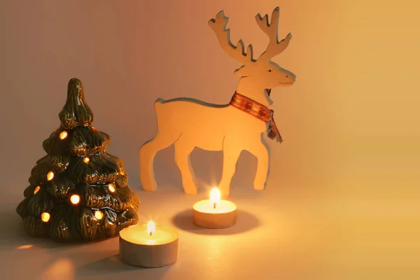 Kerst Samenstelling Houten Herten Kaarsen Kerstverlichting — Stockfoto