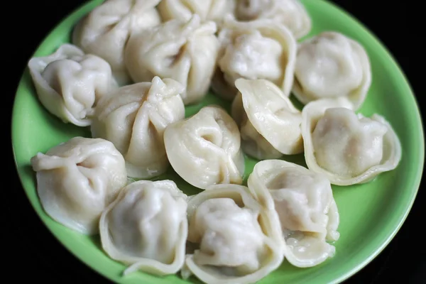 Dumplings Een Plaat Knoedels — Stockfoto