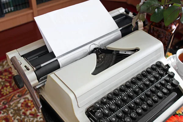 Machine Écrire Sur Une Table Antique — Photo