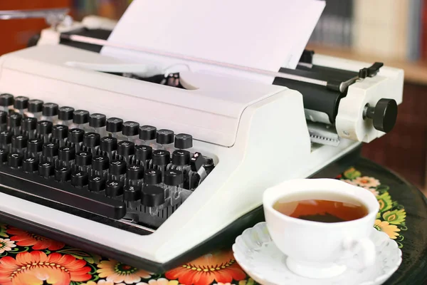 Máquina Escribir Una Mesa Antigua — Foto de Stock