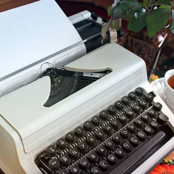 Machine Écrire Sur Une Table Antique — Photo