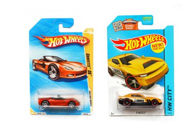 Odessa, Ukrayna - Kasım, 2017: Gerçek araba kopyası. Hot Wheels. Çocuklar oyuncak. Makineleri. Beyaz bir arka plan üstünde toys. Yakın çekim