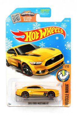 Odessa, Ukrayna - Kasım, 2017: Gerçek araba kopyası. Hot Wheels. Çocuklar oyuncak. Makineleri. Beyaz bir arka plan üstünde toys. Yakın çekim
