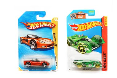 Odessa, Ukrayna - Kasım, 2017: Gerçek araba kopyası. Hot Wheels. Çocuklar oyuncak. Makineleri. Beyaz bir arka plan üstünde toys. Yakın çekim
