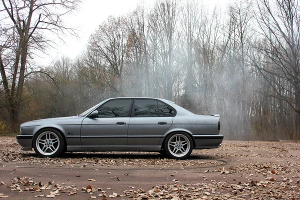 Chernigov Ucrania Noviembre 2017 Bmw E34 Bmw Parque Otoño —  Fotos de Stock